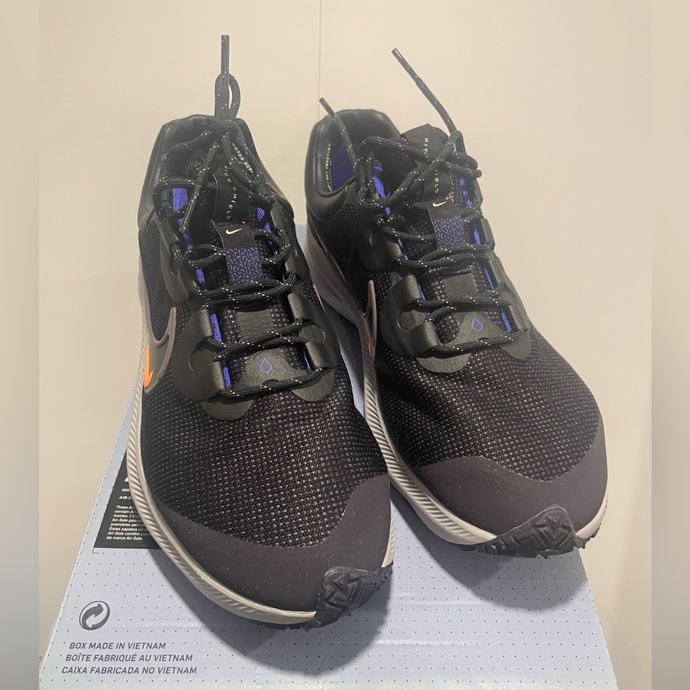 Nike Zoom women’s 11.5